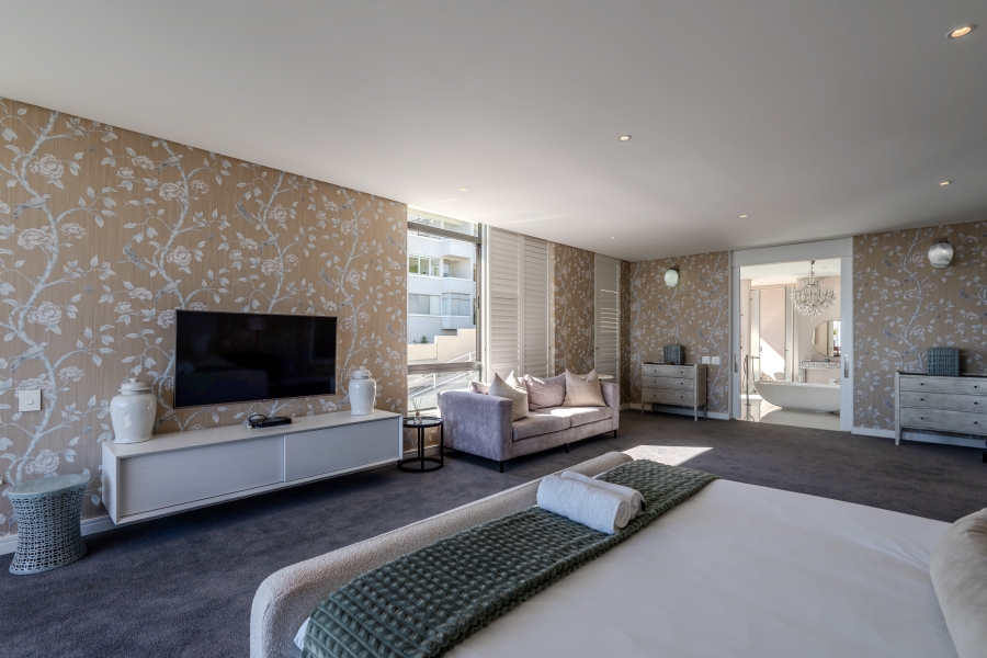 3 Bedroom Property for Sale in Sea Point Western Cape